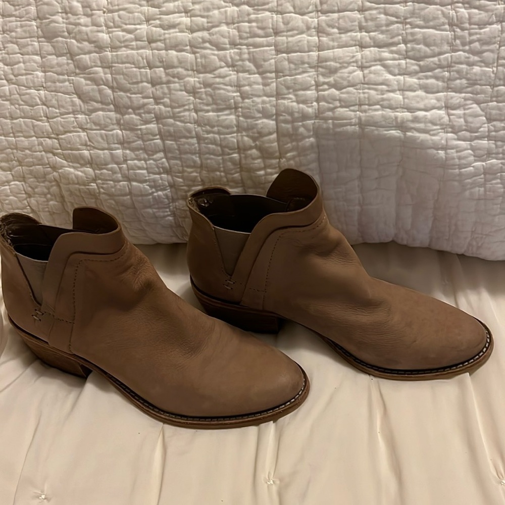 Dolce Vita tan leather booty